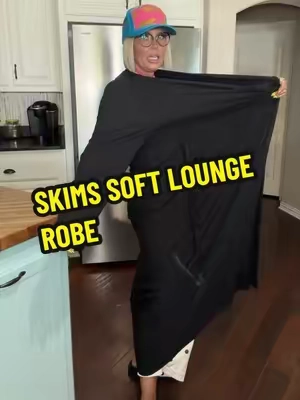 SKIMS SOFT LOUNGE LONG ROBE #TikTokShopFinds #SoftGirlEssentials #CozyLuxury #LoungewearStyle #SKIMSInspired @SKIMS 