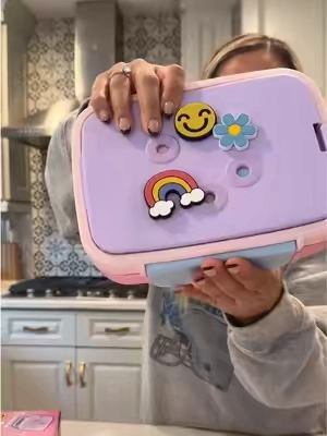 Absolutely adorable!!! The coolest lunch box around for your little one #preschool #preschoolmom #backtoschool #lunchboxideasforkids #lunchbox @Ello Products 