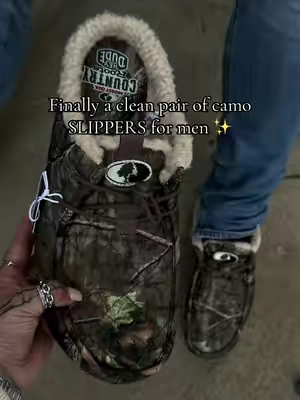 @HeyDude x mossy oak camo slippers for men 🤎✨ #slippers #slippershoes #cozyslippers 