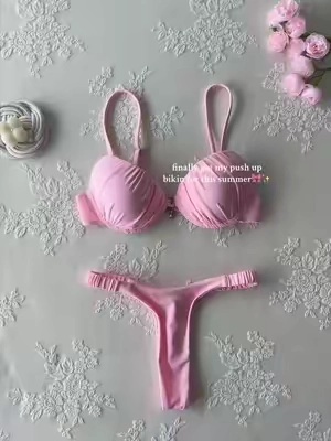 She's so pretty💫👙🌷#fyp #bikini #swimsuit #Summer #trending
