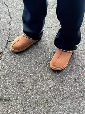 OOW Men's Fuzzy Suede Leather slippers #slippers #men #shoes #memoryfoam #fashiontiktok 
