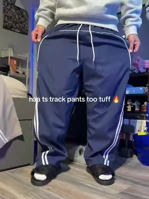 L 165 5’10. tough & affordable #outfitinspo #fashiontok #OOTD #baggypants #trackpants 