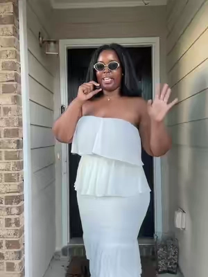 We loveeee a good transformation piece and this is it #plussize #midsize #tubedress 