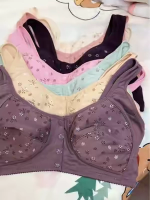 Set de 7 brasieres sin alambres, cierre frontal, espalda ancha que no marca ni saca gorditos. Suaves, 7 colores. Envío gratis. Corre.” #SinVarillas #sohochic #Summervibes #EnvíoGratis #TikTokModa 