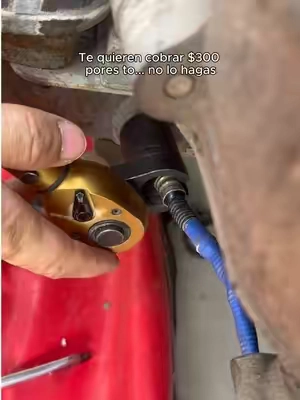 No pagues $300 por algo que puedes hacer tú mismo en minutos.Este kit para sensor 02 lo hace fácil, rápido y sin dañar cables.oxygen sensor removal tool, O2 sensor socket set, car repair DIY,automotive tools, thread chaser tool#SummerVibes #CarRepair #MechanicTools #DIYAuto #TikTokMadeMeBuylt