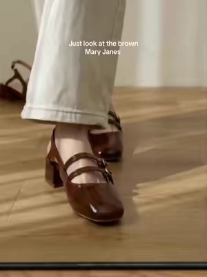 My favorite brown era is back #maryjaneshoes #heels #chunkyheels #SohoChic #fallshoes 