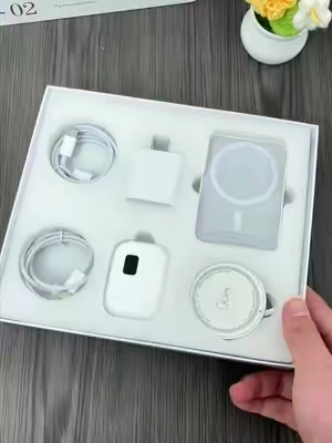 🤩💐🥹✨Este set de regalo 6 en 1 incluye todo lo que necesitas para tu smartphone. Consigue uno para ti o para otra persona; es una idea de regalo sencilla con la que nunca fallas: ¡un cargador nuevo siempre viene bien! #TikTokMadeMeBuyIt #GadgetsTecnológicos #CablesDeCarga #CargadorDeCelular #CargadorInalámbrico