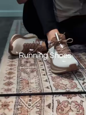 these are Fall coded for sure! feels like walking on a literal cloud. I cannot get over this color combo 🤌🏼 @ALLSWIFIT #shoes #walkingshoes #womensshoes #runningshoes #sneakers 