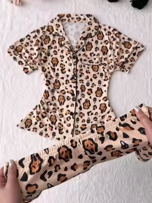 This Halloween PJs is spooky AND cute. 🎃🖤The soft fabric feels super cozy, while the skull leopard print brings the perfect edgy touch. 🐆✨#HalloweenPJs #HalloweenOutfit #SpookySeason #LeopardPrint #PajamaSet 