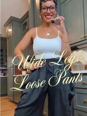 SIZE MEDIUM 🖤 Wide Leg Loose Fit Pants. The perfect casual, flowy fit!  #widelegpants #cargopants #fallfashioninspo #oversizedpants #tiktokshopfinds @Daily Outfit House 