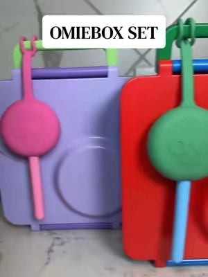 Grab the bundle for a built in savings 😉. Omiebox + pod & utensil sets and you can choose your own colors  #omiebox #omieboxup #omielunchbox #kidslunchbox #omieboxlite @OmieLife 