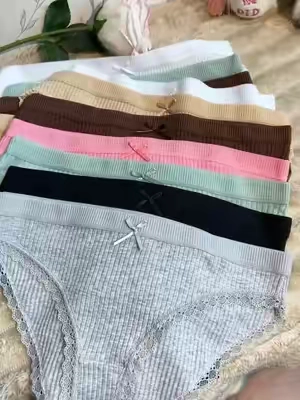 ¡Pack de 7 bikinis de algodón Hotcom suave como mantequilla sin picar! 🌸✨ 👇🛒#RopaInteriorFemenina #Summervibes #sohochic #PackDePanties #CarritoNaranja 