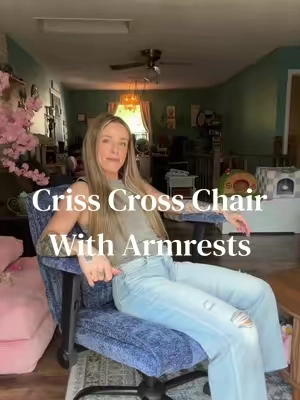 Finally a criss cross chair with armrests ✨ #crisscrosschair #chair #officechair #tiktokshopcreatorpicks 