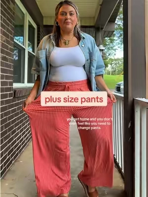 Cute plus size stretchy striped pants that are perfect for teachers and casual office girlies. #pants #plussizepants #stretchypants #teacheroutfit #workoutfit 