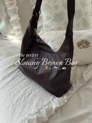 with my brown flats 🧸🍂 #chic #slouchypurse #fallfashion #backtoschool #purse