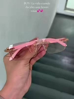 Pink is everything💞💕💓💗💖 #rosa #paratiliminiiiiiii #regalo #amor #gafas