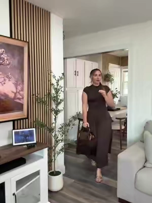 Si buscas un vestido elegante y à la vez casual este te va a encantar ,tiene una tela muy suave y rica 