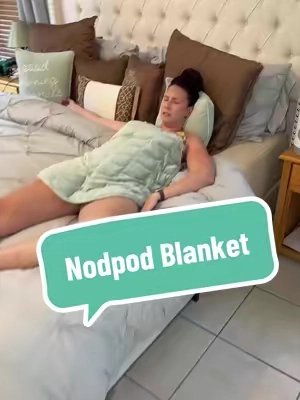 Didn’t wake up in the middle of the night feeling stressed with this blanket on me @Nodpod #nodpod #sleep 