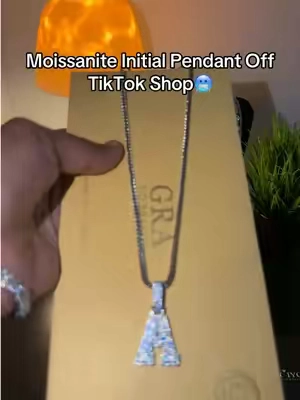 #moissanite #initials #pendant #moissanitejewelry #moissanitevsdiamond 