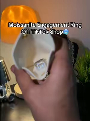 #moissanitering #engagementring #moissanite #moissanitejewelry #moissanitevsdiamond 