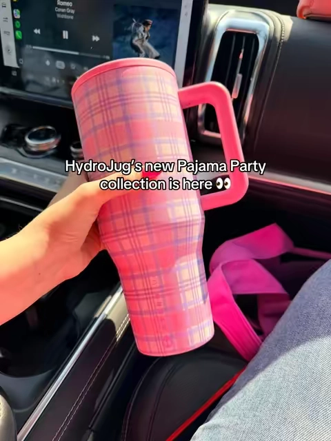 Okay wait… the HydroJug Pajama Party collection is SO cute 😭💗 If you love cute water bottles, girly tumblers, limited edition drinkware, or basically anything that makes drinking water feel more fun… this collection understood the assignment. The HydroJug Traveler is still one of my favorite everyday water bottles because it’s cup holder friendly, easy to carry around, and actually practical for everyday use… but the Pajama Party colors?? Yeah they got me 😂 This is such a cute HydroJug collection for work, errands, school drop off, the gym, or just carrying around all day like it’s part of the outfit at this point. If you’re a HydroJug collector or you’ve been waiting for a cute new Traveler color… I fear this one is dangerous 😅 #HydroJug #HydroJugTraveler #PajamaPartyCollection #CuteWaterBottle #TikTokShopFinds @HYDROJUG 