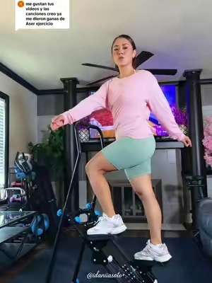 Respuesta a @viky Qué bonito saber que mis videos y las canciones le dan ganas de moverse. 🥹💕 Esa es justamente la idea: disfrutar el ejercicio, hacerlo a su ritmo y convertirlo en algo que de verdad quiera repetir. 💪✨ Para las que me están preguntando: la escalera que yo uso es la PRO, tiene 9 niveles de resistencia, con 3 niveles de ajuste en la parte de abajo y 3 en la parte de arriba, para adaptarla a su entrenamiento. 🔥 #BackToSchool #motivación #ejercicio #stairstepper #cardio 