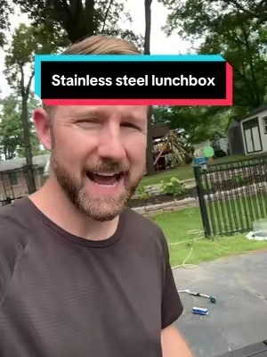 I wanted to stop packing my kids’ lunches in plastic every day, and this stainless steel lunchbox was exactly what I was looking for. #tiktokshopcreatorpicks #StainlessSteel #KidsLunchbox #SchoolEssentials #ParentFinds 