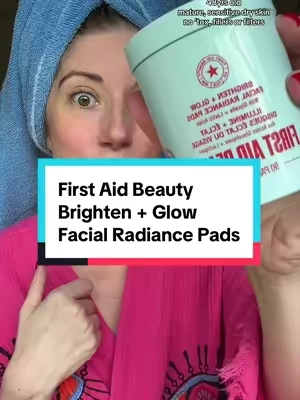 @First Aid Beauty Facial Radiance Pads are a must have for over 40 skin. Since our skin cell turnover is slower we need all the help we can get! These are gentle enough to use each day and are packed with glycolic + lactic acid. Don’t forget your spf when using! #firstaidbeauty #over40 #genx #beautytips 