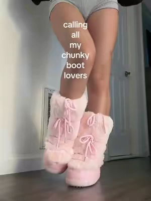 #chunkyfurbootsoutfit#platformboots#winterfashioninspo#y2kstyle#snowboots 