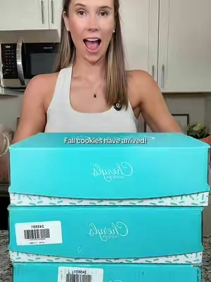 These cookies melt in your mouth! #cookies #cherylscookies #tiktokshopcreatorpicks 