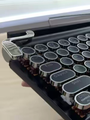 7KEYS RetroTypewriter Keyboard!  https://www.tiktok.com/t/ZP9htB7h4RNcr-vHoPK/ (Affiliate Link) @7KEYS World 