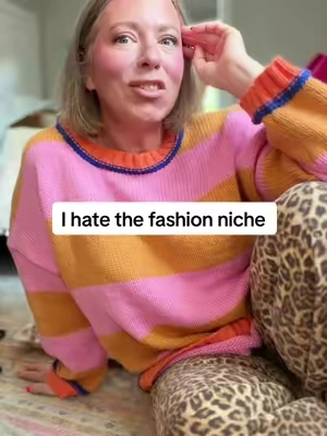There. I said it. The dead videos and the effort I put into fashion make me dread something I genuinely love. #oversizedsweater #sweaterweather #fallfashion #fisoew 