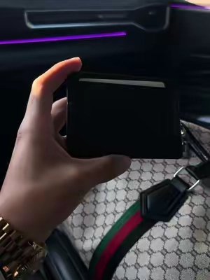 Everyday carry just got better 💳 #wallet #cardholder #luxuryaccessories #mustang #MensWallet 