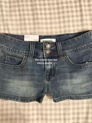 from tilly’s ♡ my new fav shorts they’re so comfy and flattering!!  #denimshorts #lowriseshorts #microshorts 