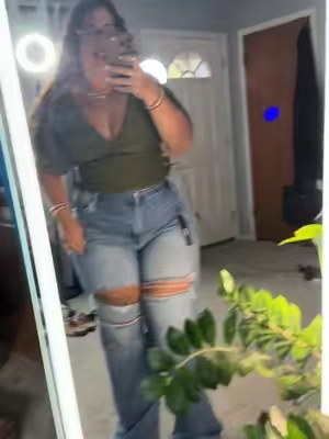 I need the regular #rippedjeans #jeans #plussizefashion #womensfashion #ootdinspo @Fashion Nova 