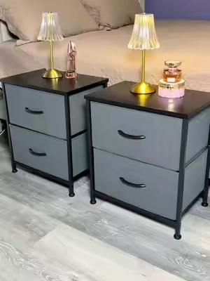 @Sweetcrispy Official #nightstand #mesitasdenoche #furniture #nightstandforbedroom #TikTokshopbacktoschool mesitas de noche con 2 gavetas, tapa de madera, estructura metálica 