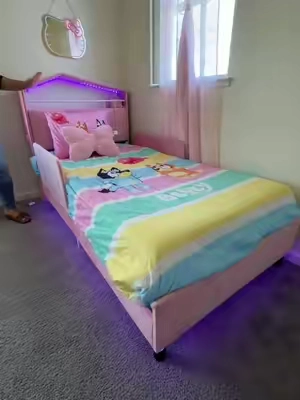 La camita que cualquier niña soñaría tener es tamaño twin súper resistente con una capacidad de 750 libras! #twinbed #kidsroom #momlife #TikTokShopSummerSale #SummerVibes 
