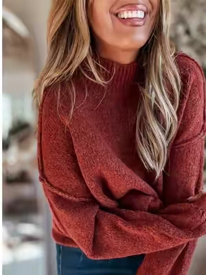 The oversized slouchy sweater of fall 🤎✨ Covers the booty, has the perfect relaxed fit, and this rust color is everything. Throw it on with denim, leggings, or boots and you’re instantly cozy. 🍂 #FallFashion #OversizedSweater #CozyStyle #TransitionStyle #BoutiqueFinds @btfbm_us 
