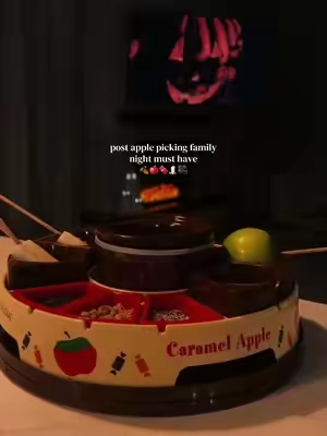 Your new favorite family fall tradition 🍂🥹🍫🍎  #falltraditions #applepicking #fall #autumn #candyapplebar 