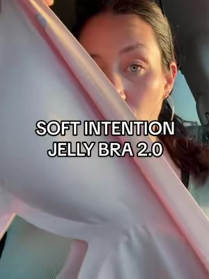 If it digs into your sides when you sit…it’s not for everyday-wear. This one though…all the boxes ✅ #softintention #jellybra 
