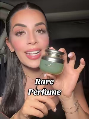 Y viene con regalito ✨ @Rare Beauty ✨ #perfume #fragancias #selenagomez #rarebeauty #tiktokshopcreatorpicks 