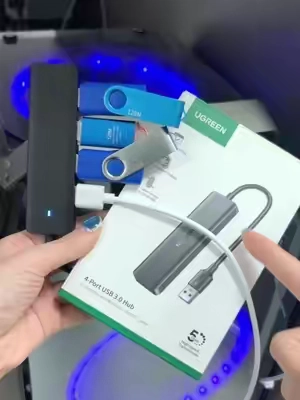 Running out of ports? This ultra-slim USB hub instantly turns 1 into 4 with fast 5Gbps speed 🔥 perfect for gaming, work, or travel. Plug in everything at once—no lag, no hassle. This is one of those small upgrades you’ll use EVERY day 👀#usbport #usbhub #gamingpc #laptop #TikTokshopbacktoschool