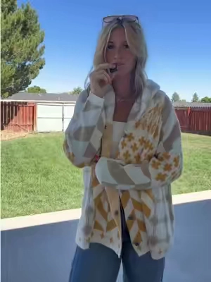 This sweater will be sooo perfect for fall and winter #sweater #cardigan #fallclothes #falldealsforyou #cuteclothes 
