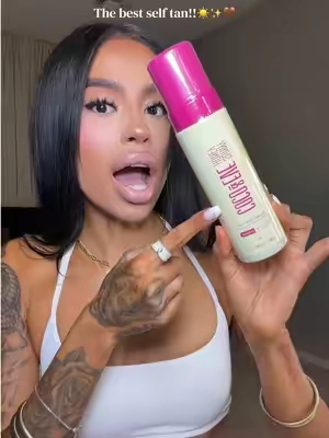 THE best tan out there ☀️💕✨ smells delicious, no streaking, and last up to 2 weeks with no patching when coming off. @Coco & Eve #selftan #tanningmousse #tanner #bronzeskin #glowingskin 