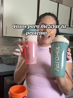 Set de dos vasos con mezclador incluido para tu proteína 🥰🥰🥰✨ #vasos #botellas #botellasdecoradas #gym #proteina 