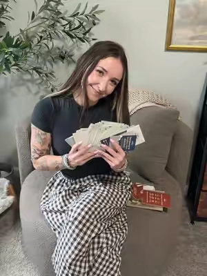 Saw a video on these & had to try them out as a constantly stressed out human #stressmanagement #therapy #somatictherapy #therapeutic #anxietycheck 