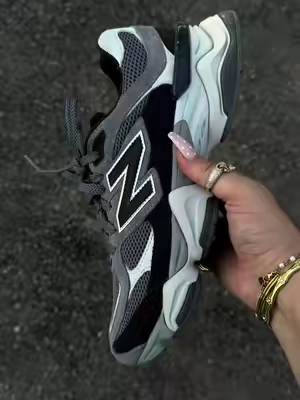 I’m actually obsessed 🤩🤯 #fyp #blowthisup #newbalance #newbalance9060 #ttsneakerweek 