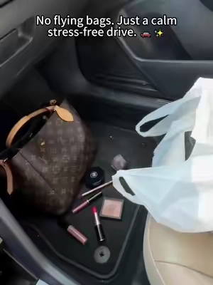 Finally we have an upgraded purse hook #caraccessories #carmusthave #newcar #caressentials #carorganization
