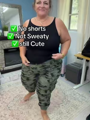 When you don’t want shorts but also wanna be cool.  #falldealsforyoudays #plussize #fallfit #cargos #camopants 