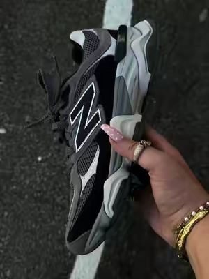 You can’t go wrong with these new balance 9060s #fyp #blowthisup #ttsneakerweek #newbalance #viral 